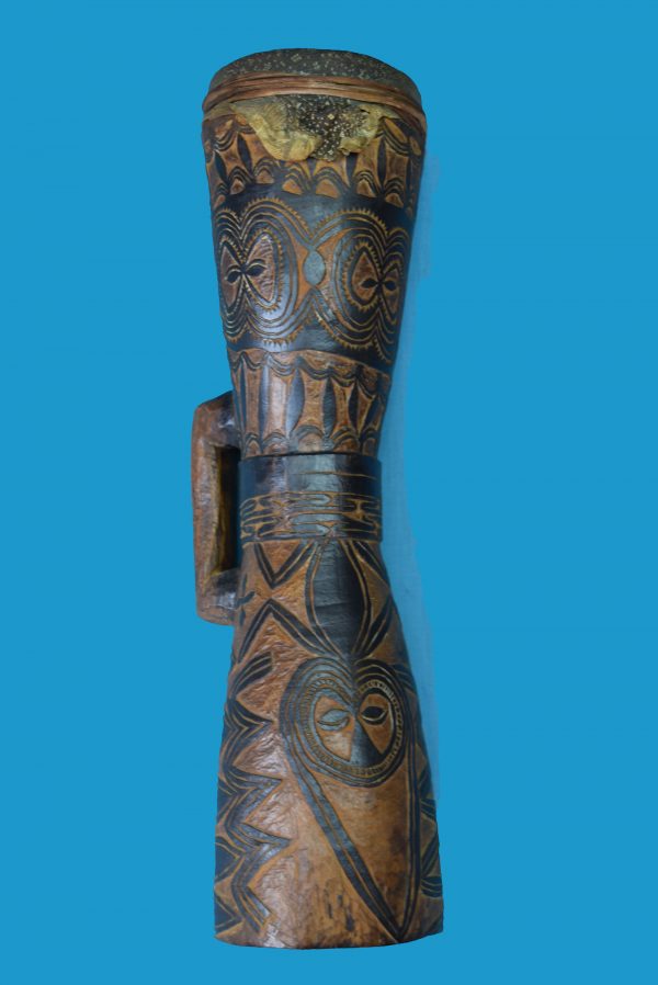 DB10 Superb Carved Wossera Kundu Drum New Guinea - Image 2