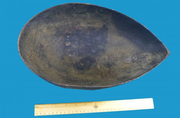 HE19 Wooden New Guinea PNG Food Bowl teardrop shaped. - Image 2