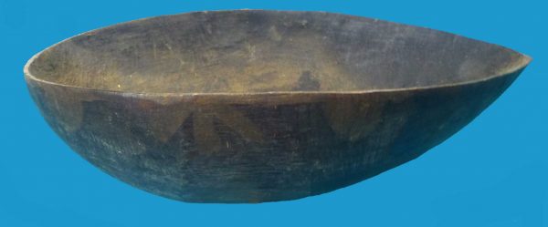 HE19 Wooden New Guinea PNG Food Bowl teardrop shaped. - Image 3