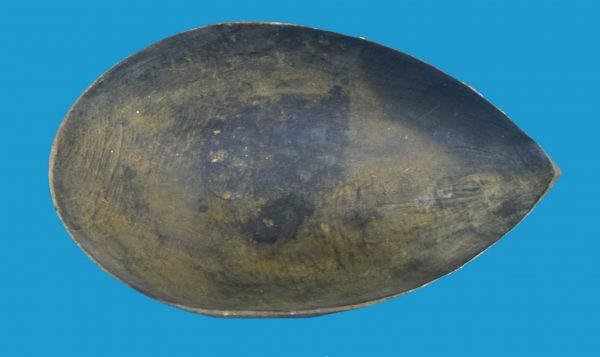 HE19 Wooden New Guinea PNG Food Bowl teardrop shaped. - Image 5