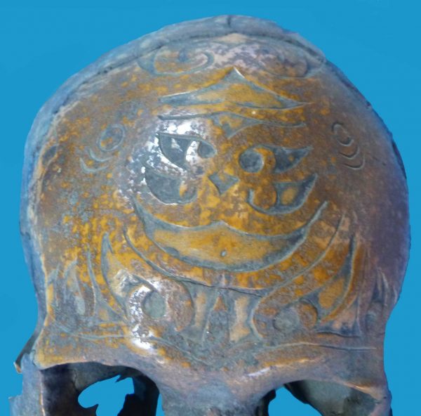 DV02 Dayak Trophy Skull Incised Borneo - Image 3